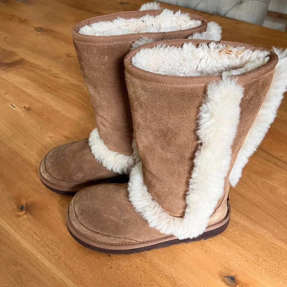 UGG Kids Sunburst Tall Chestnut Suede Shearling Boots 1143694K Size 1